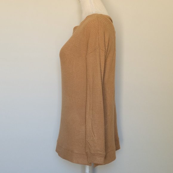 1. State Lattice V-Back Waffle Weave Sweater in Tan Size XS - Picture 4 of 8